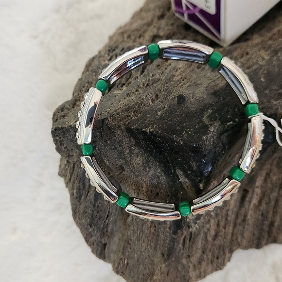 NWT Lia Sophia Green cut crystal bracelet - Picture 3 of 7